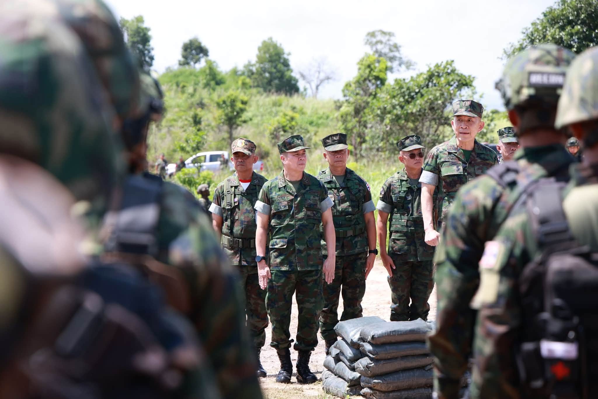 ปลัดกระทรวงกลาโหมตรวจเยี่ยมกองบัญชาการป้องกันชายแดนจันทบุรีและตราด กำชับคงความพร้อมทุกมิติ