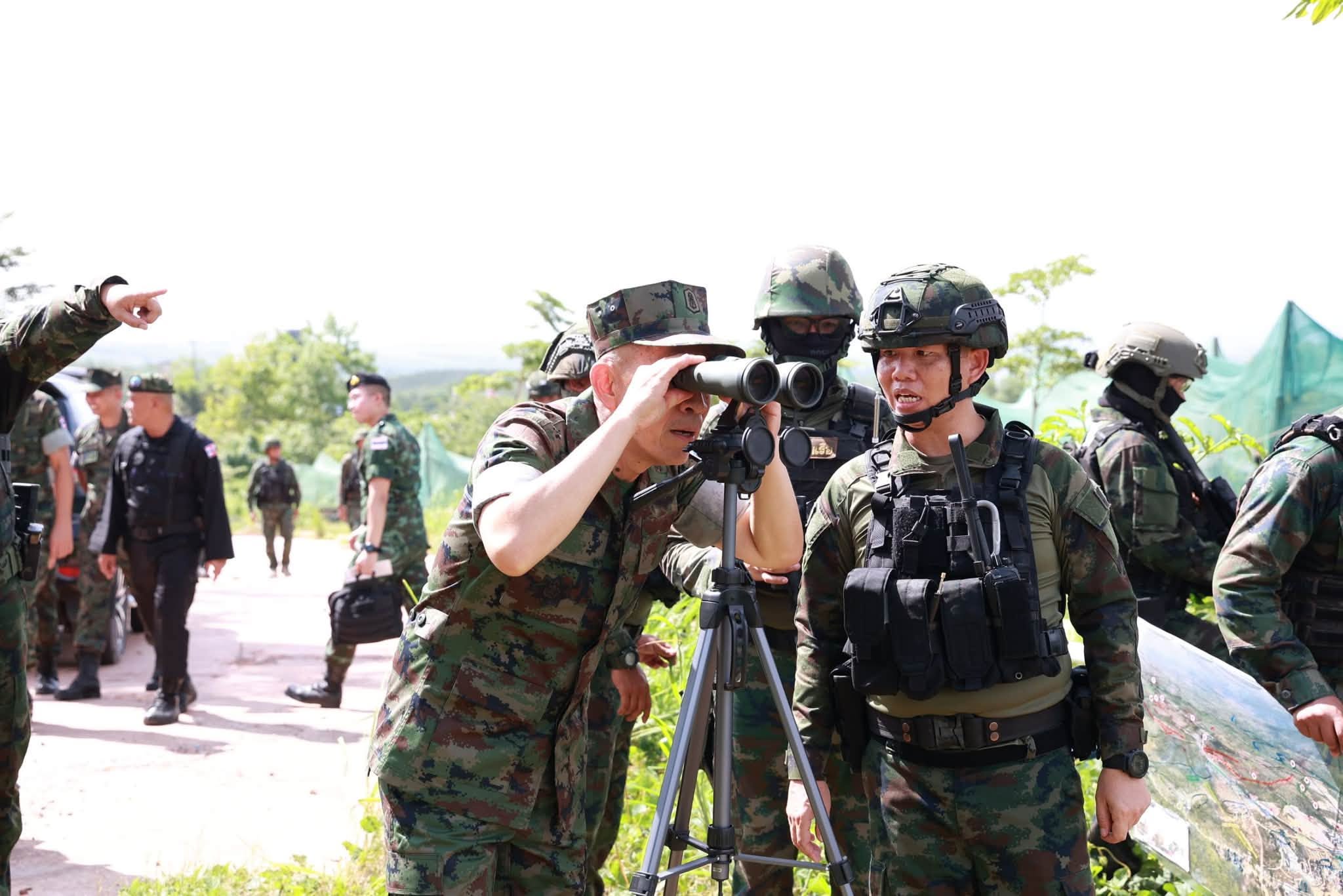 ปลัดกระทรวงกลาโหมตรวจเยี่ยมกองบัญชาการป้องกันชายแดนจันทบุรีและตราด กำชับคงความพร้อมทุกมิติ