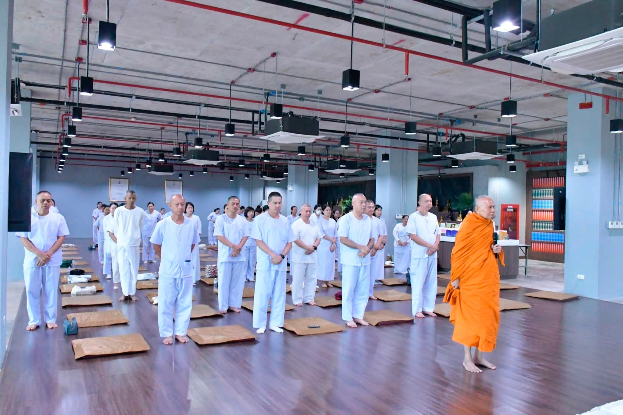 กิจกรรมปฏิบัติธรรมถวายพระราชกุศล เนื่องในโอกาสวันเฉลิมพระชนมพรรษา ๗๔ พรรษา พระบาทสมเด็จพระเจ้าอยู่หัว