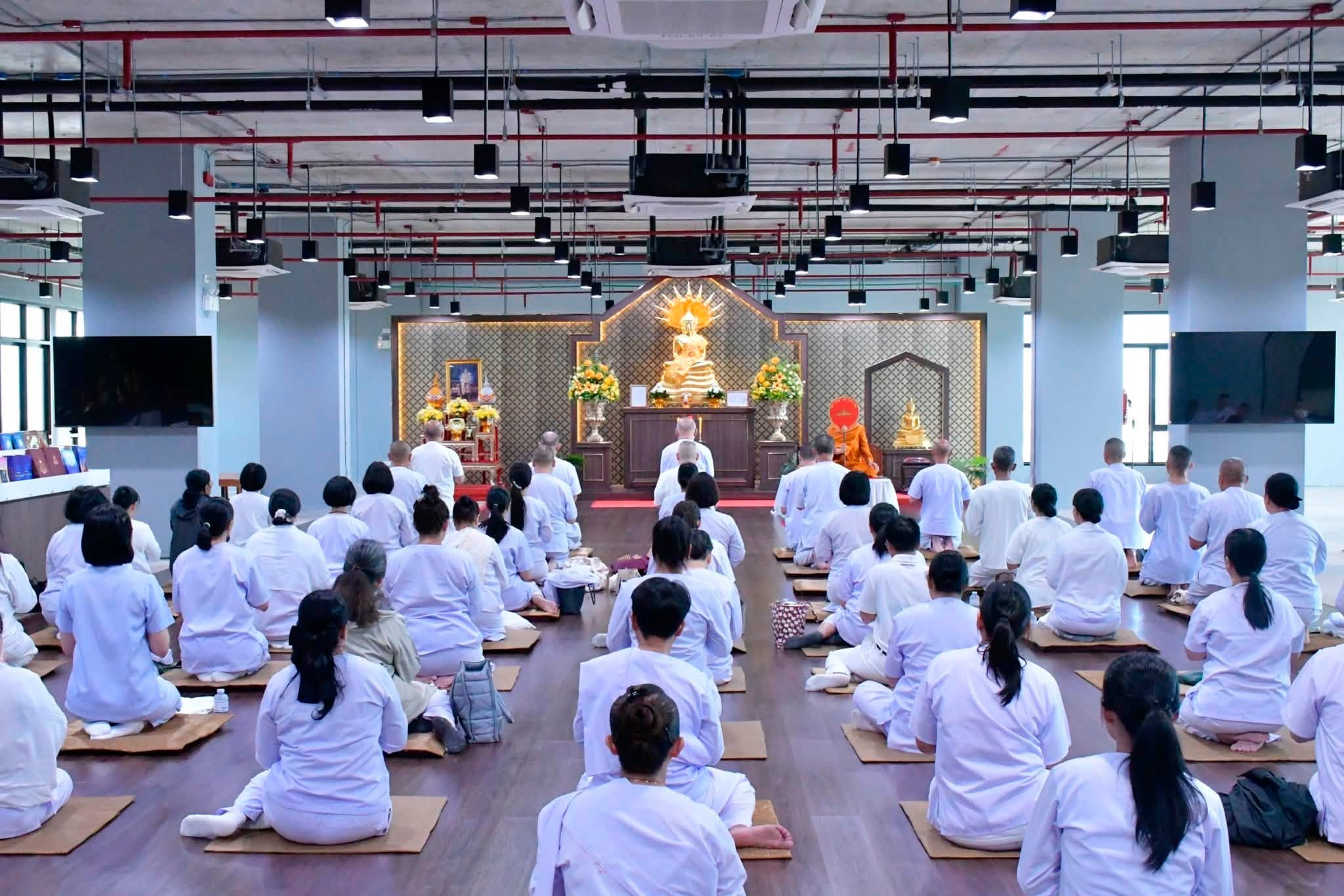 กิจกรรมปฏิบัติธรรมถวายพระราชกุศล เนื่องในโอกาสวันเฉลิมพระชนมพรรษา ๗๔ พรรษา พระบาทสมเด็จพระเจ้าอยู่หัว