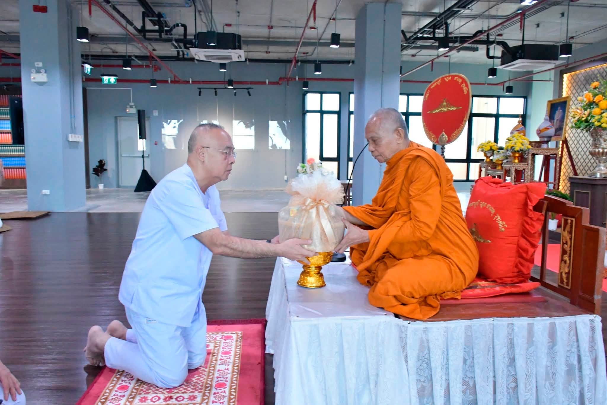กิจกรรมปฏิบัติธรรมถวายพระราชกุศล เนื่องในโอกาสวันเฉลิมพระชนมพรรษา ๗๔ พรรษา พระบาทสมเด็จพระเจ้าอยู่หัว