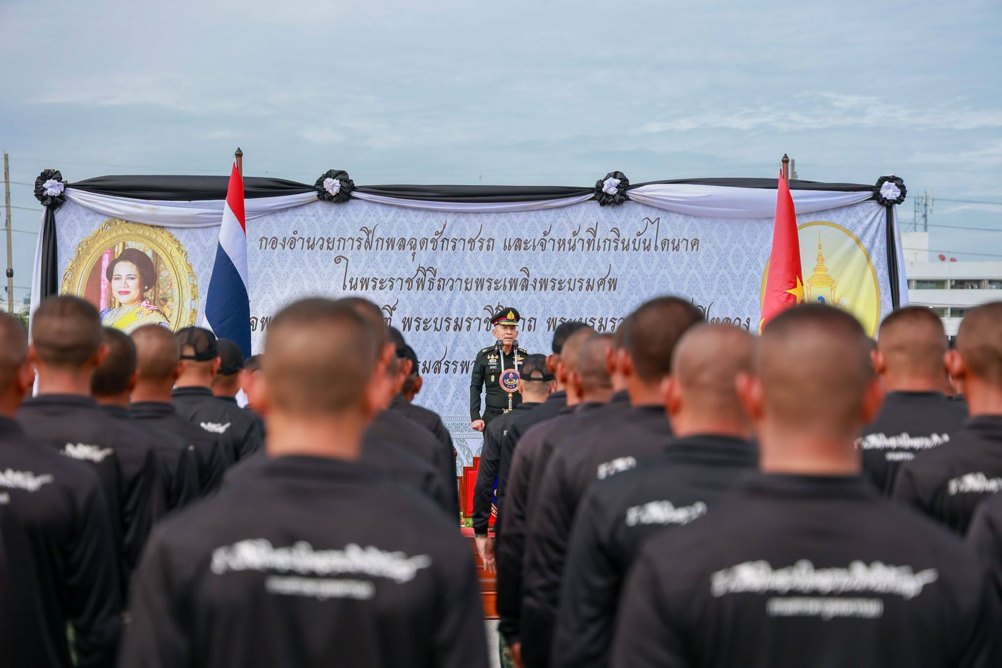 ปลัดกระทรวงกลาโหมตรวจเยี่ยมการซักซ้อมการจัดขบวนพระบรมราชอิสริยยศ