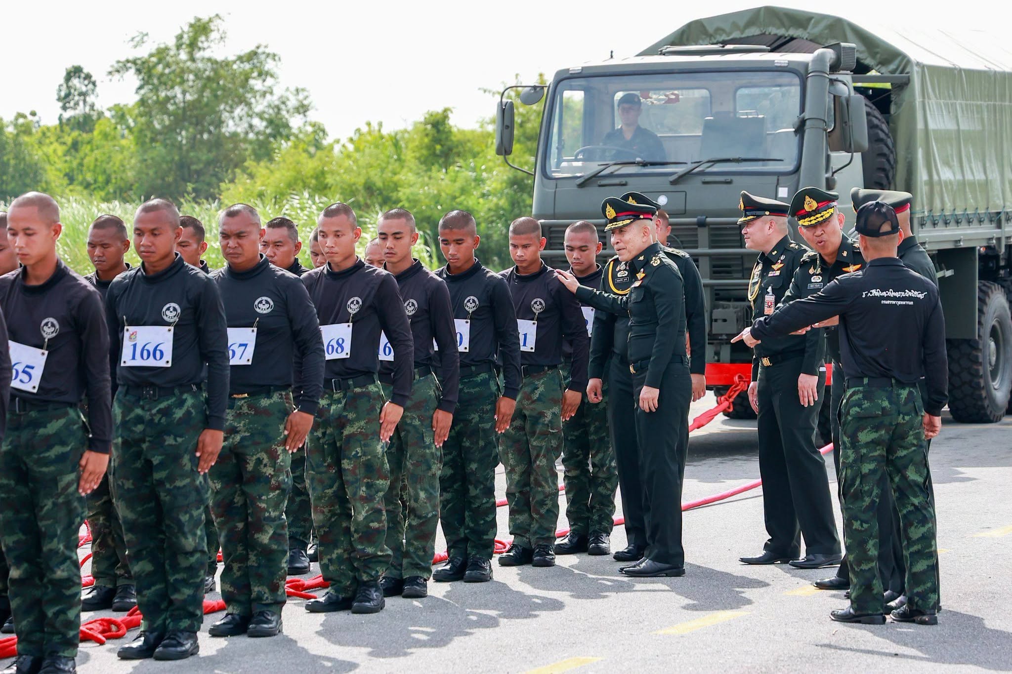 ปลัดกระทรวงกลาโหมตรวจเยี่ยมการซักซ้อมการจัดขบวนพระบรมราชอิสริยยศ