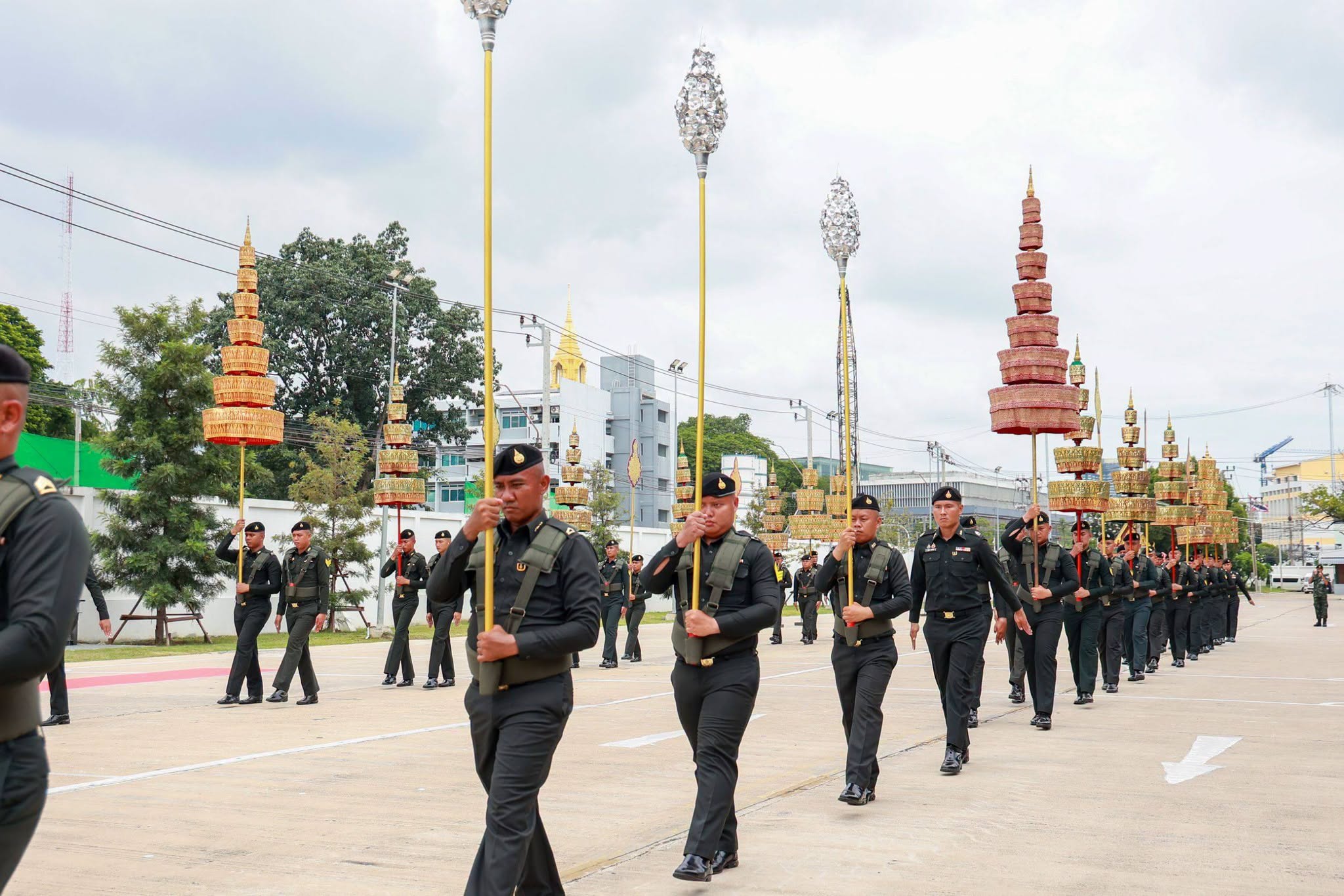 ปลัดกระทรวงกลาโหมตรวจเยี่ยมการซักซ้อมการจัดขบวนพระบรมราชอิสริยยศ