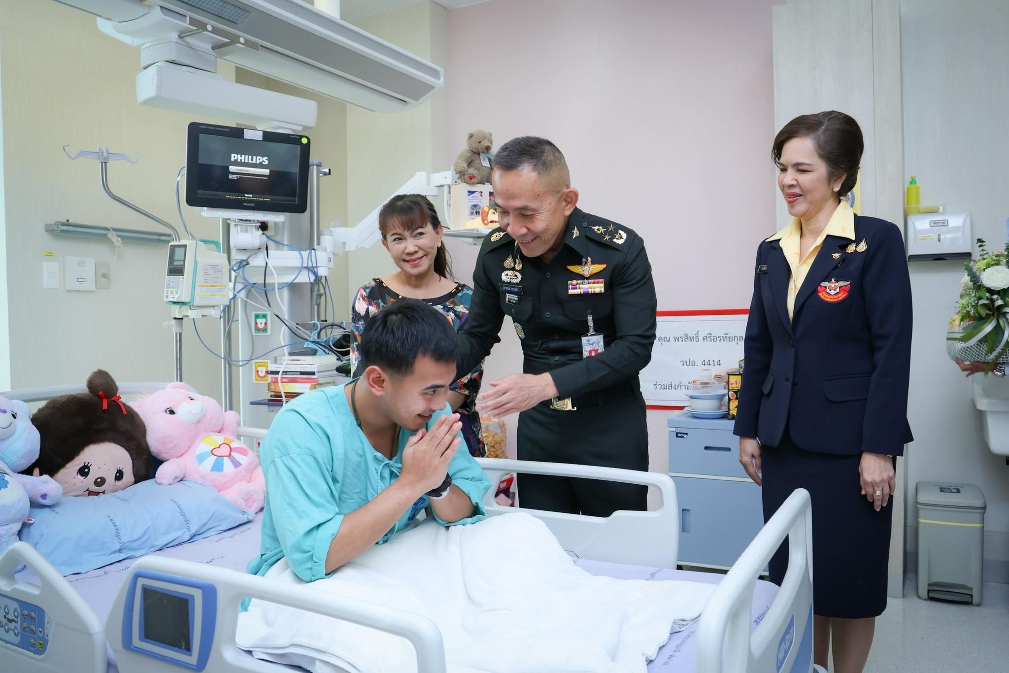 พลเอก ธราพงษ์ มะละคำ ปลัดกระทรวงกลาโหม เยี่ยมบำรุงขวัญทหารกล้า วีรบุรุษผู้เสียสละเพื่อปกป้องผืนแผ่นดินไทย