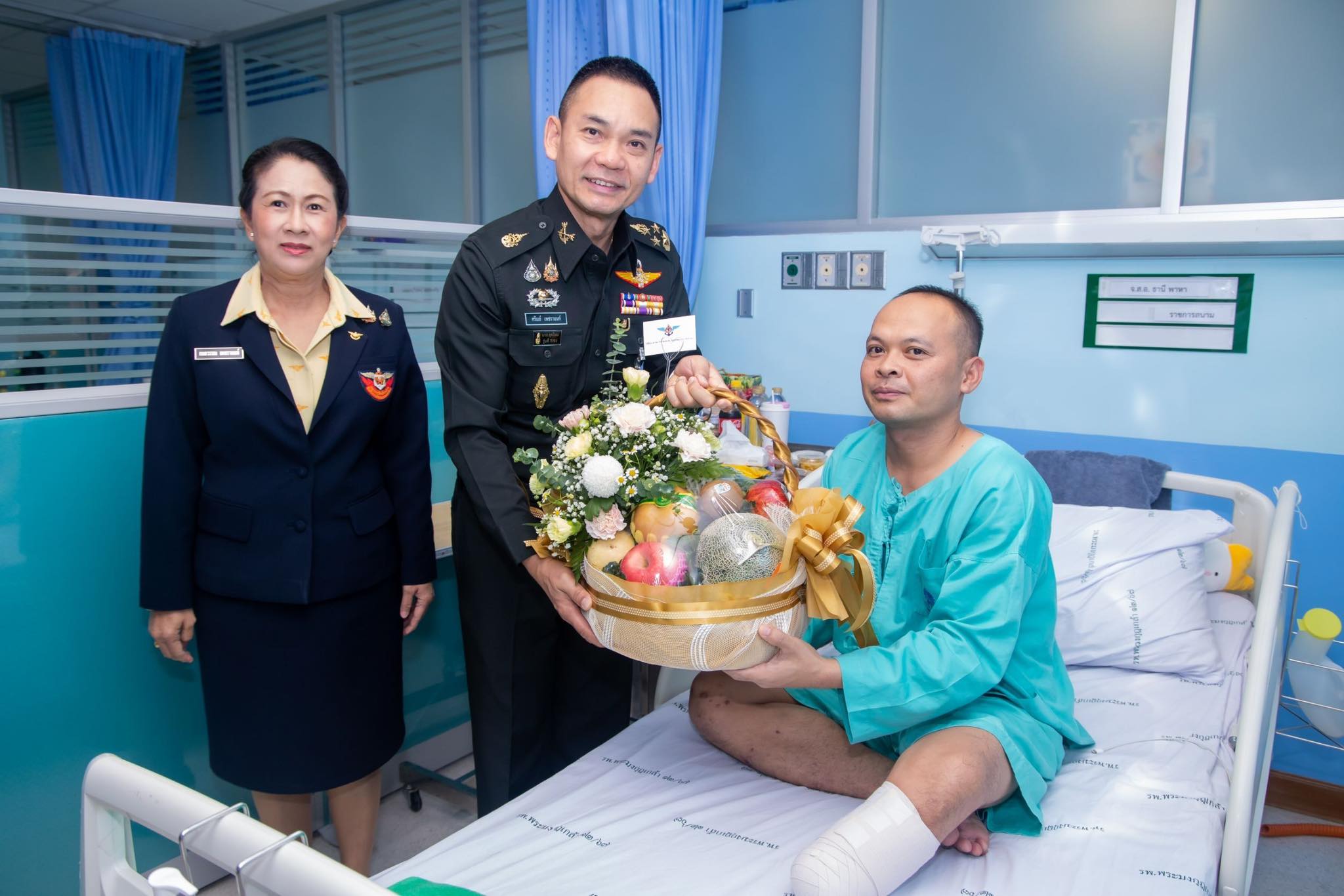พลเอก ธราพงษ์ มะละคำ ปลัดกระทรวงกลาโหม เยี่ยมบำรุงขวัญทหารกล้า วีรบุรุษผู้เสียสละเพื่อปกป้องผืนแผ่นดินไทย