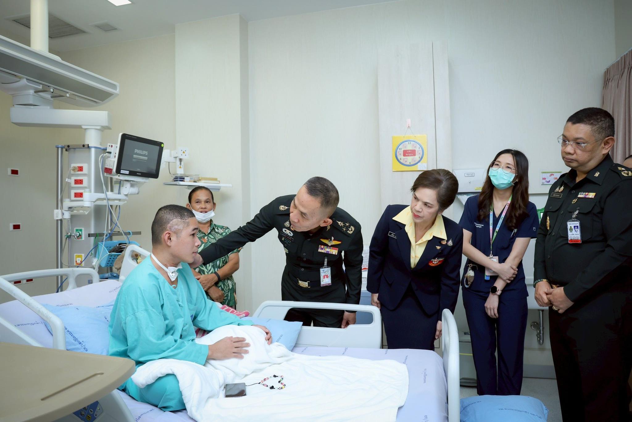 พลเอก ธราพงษ์ มะละคำ ปลัดกระทรวงกลาโหม เยี่ยมบำรุงขวัญทหารกล้า วีรบุรุษผู้เสียสละเพื่อปกป้องผืนแผ่นดินไทย