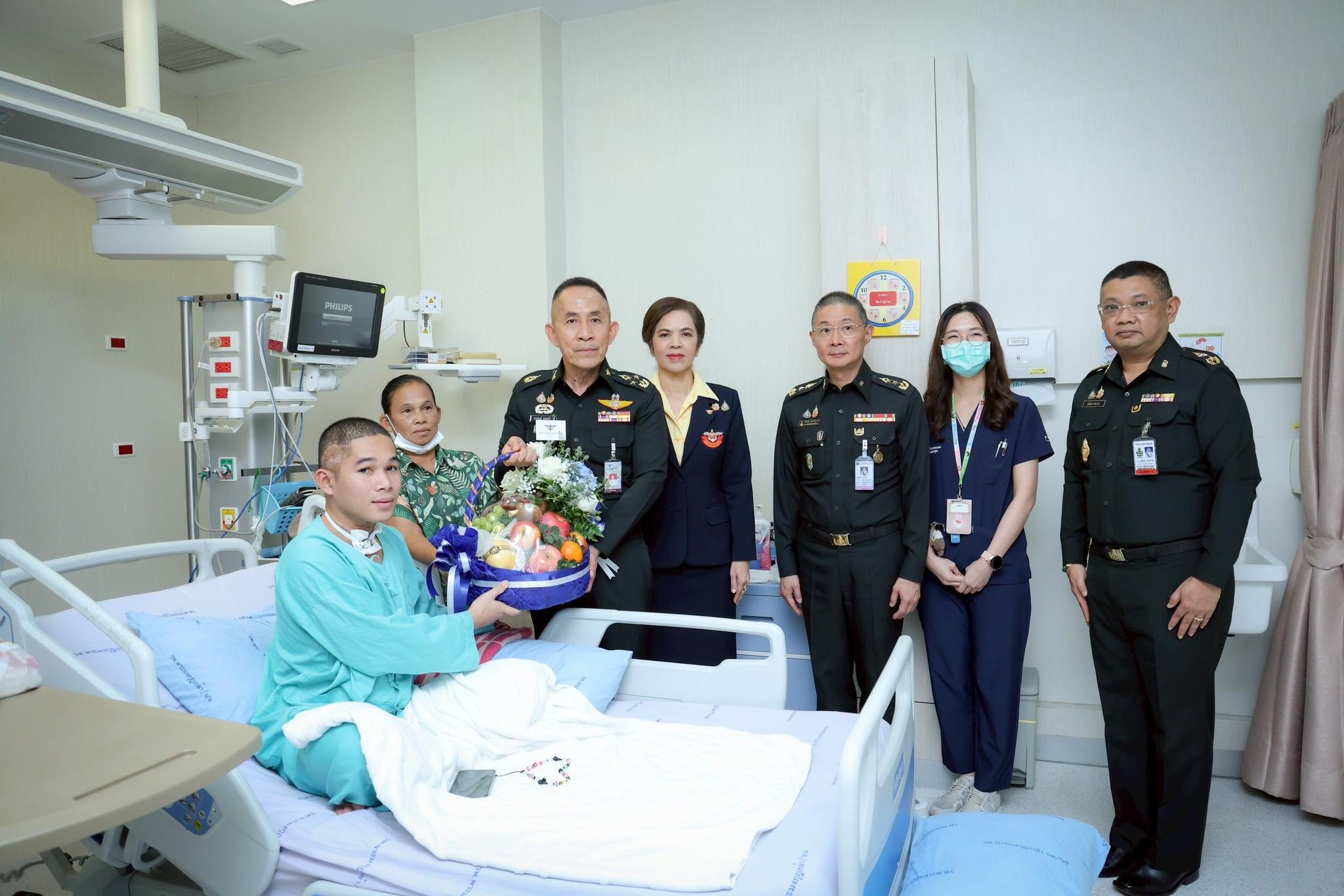 พลเอก ธราพงษ์ มะละคำ ปลัดกระทรวงกลาโหม เยี่ยมบำรุงขวัญทหารกล้า วีรบุรุษผู้เสียสละเพื่อปกป้องผืนแผ่นดินไทย