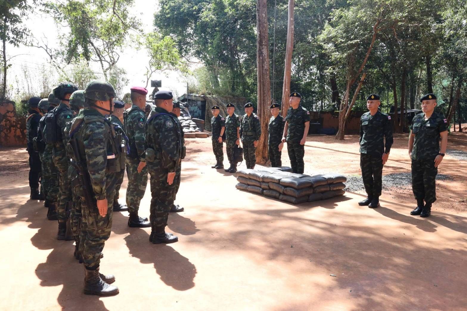 ปลัดกระทรวงกลาโหมลงพื้นที่สุรินทร์–ศรีสะเกษ–อุบลฯ ส่งต่อความห่วงใยและสร้างขวัญกำลังใจ แก่กำลังพลที่ปฏิบัติหน้าที่