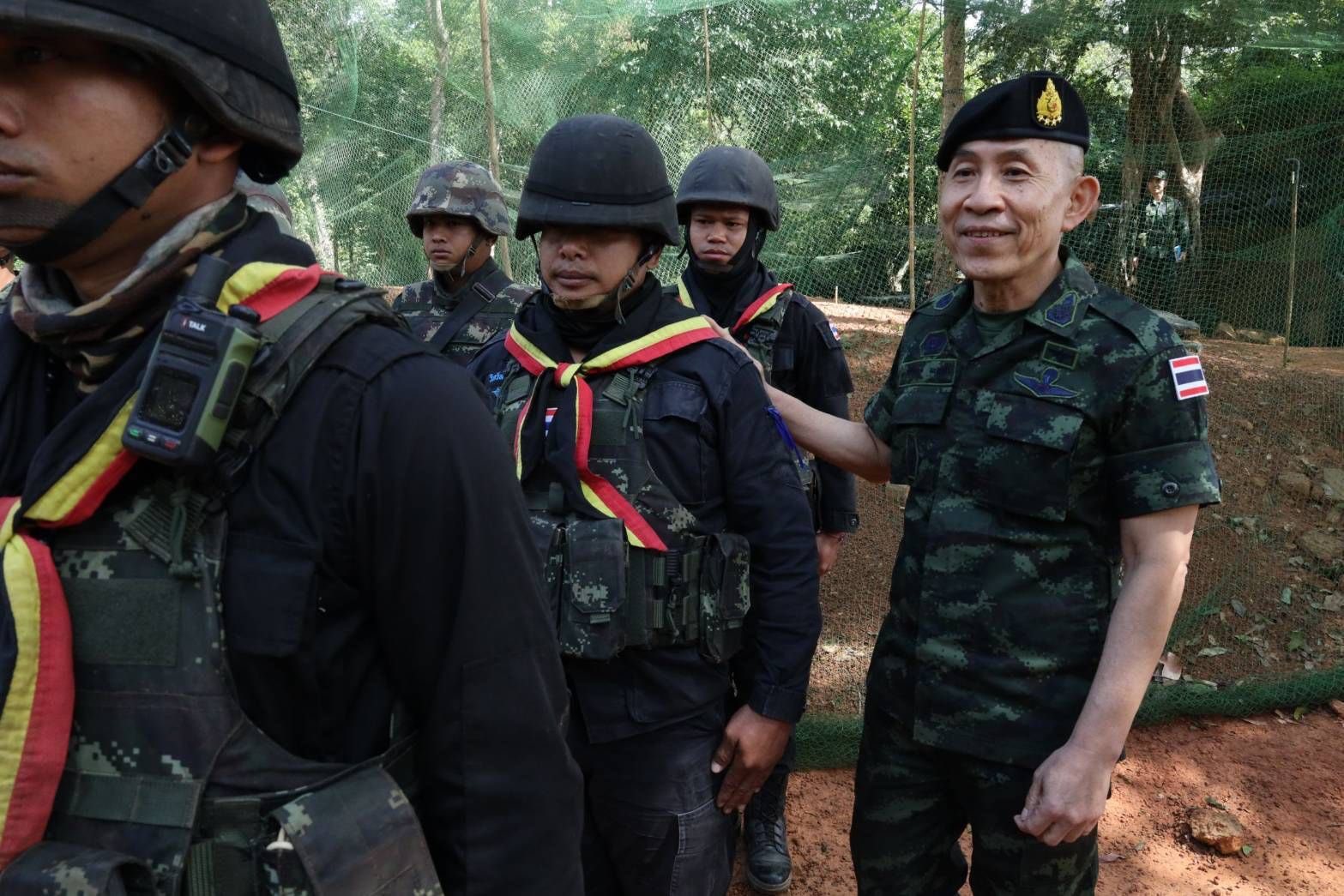 ปลัดกระทรวงกลาโหมลงพื้นที่สุรินทร์–ศรีสะเกษ–อุบลฯ ส่งต่อความห่วงใยและสร้างขวัญกำลังใจ แก่กำลังพลที่ปฏิบัติหน้าที่