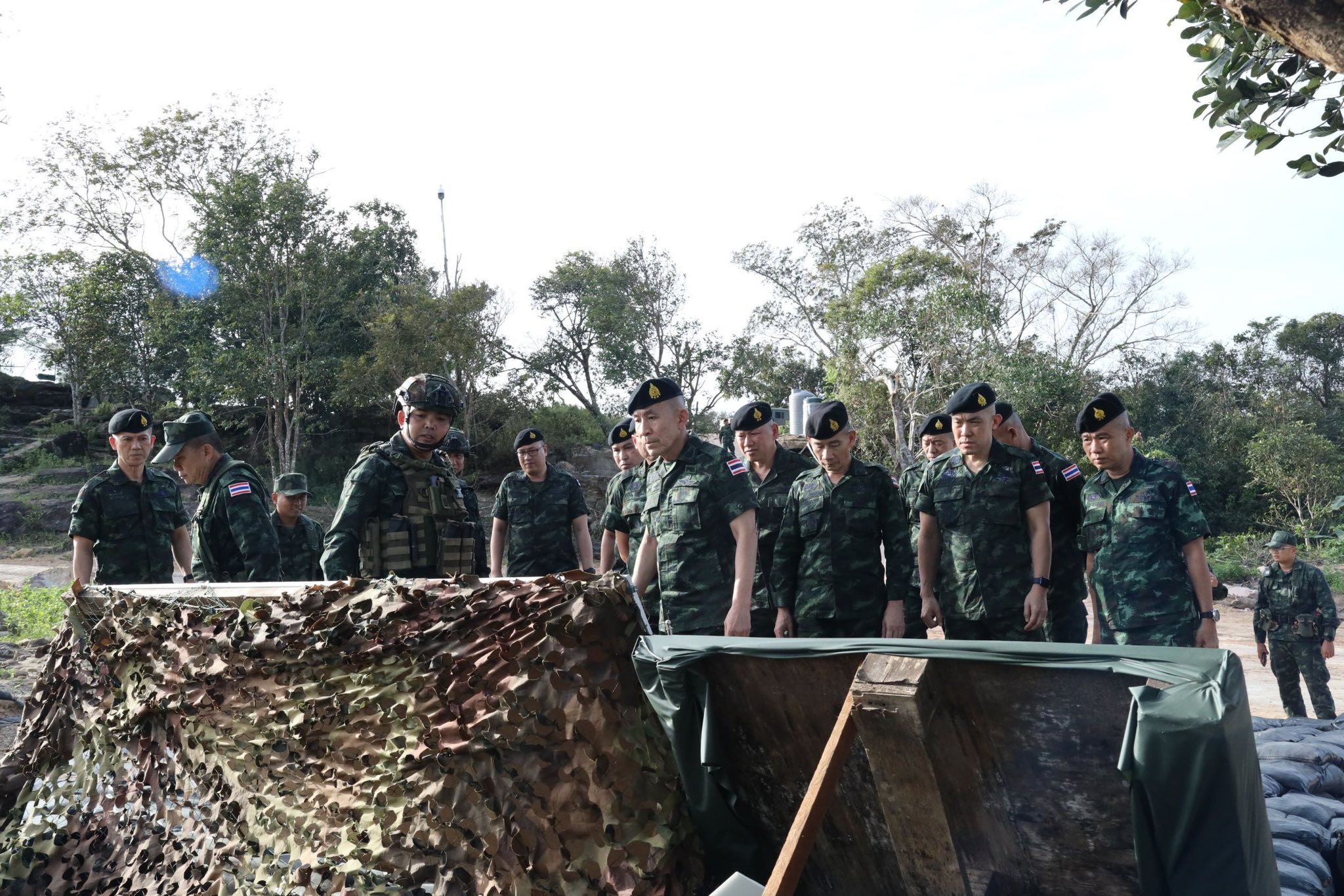 ปลัดกระทรวงกลาโหมลงพื้นที่สุรินทร์–ศรีสะเกษ–อุบลฯ ส่งต่อความห่วงใยและสร้างขวัญกำลังใจ แก่กำลังพลที่ปฏิบัติหน้าที่
