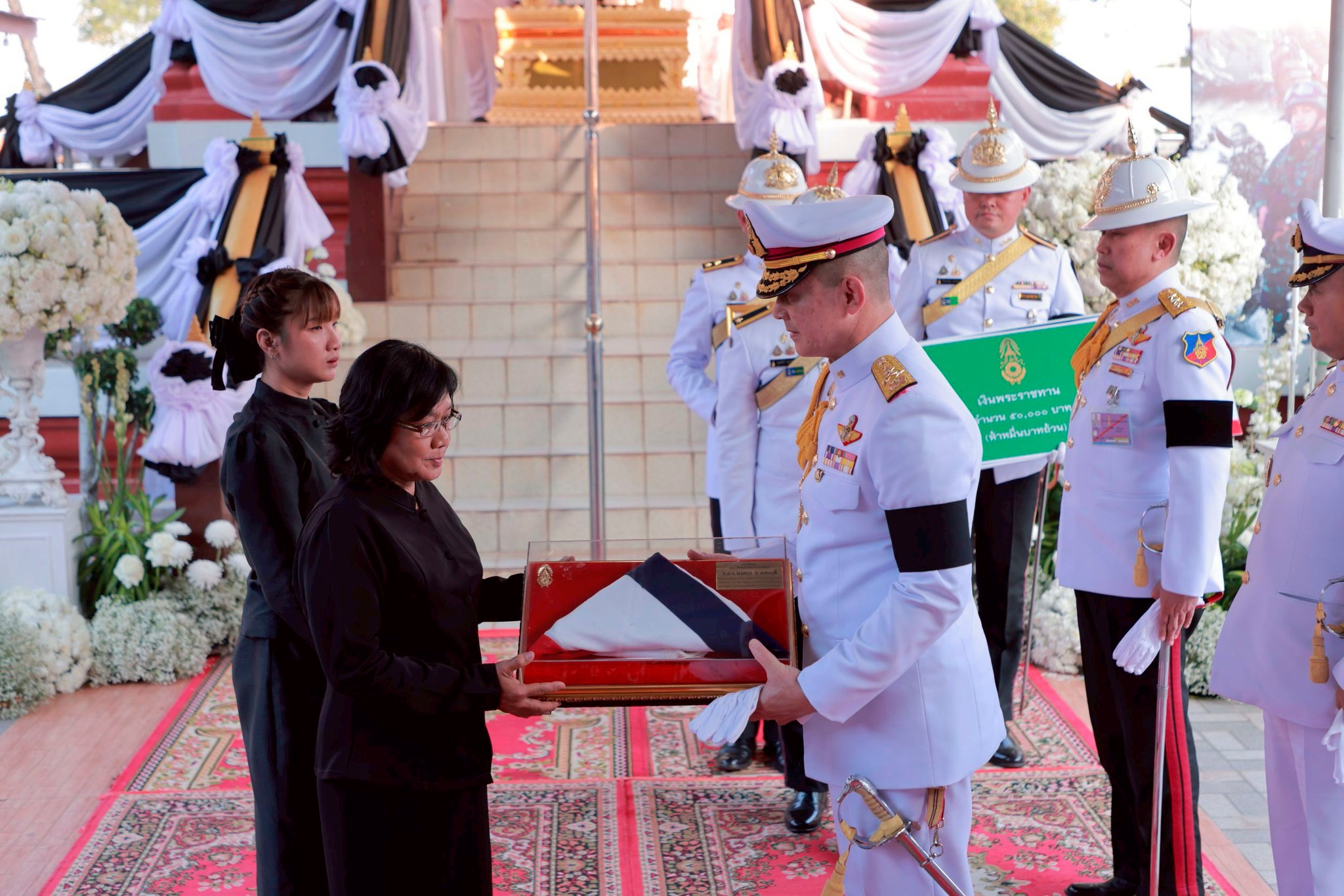 ปลัดกระทรวงกลาโหมร่วมพิธีพระราชทานเพลิงศพ “จ่าสิบเอก พงศกร นาคทองดี” สดุดีวีรกรรมทหารกล้าผู้สละชีพเพื่อชาติ