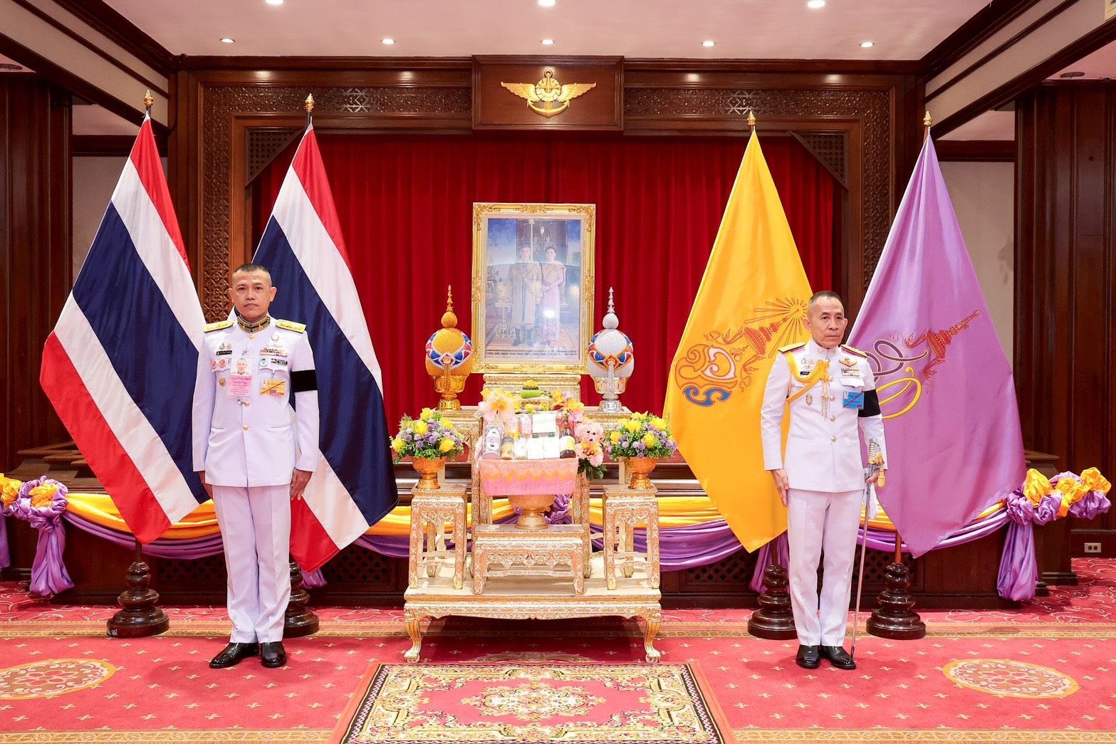 พระบาทสมเด็จพระเจ้าอยู่หัว ทรงพระกรุณาโปรดเกล้าฯ พระราชทานกระเช้าปีใหม่มอบแก่คณะกรรมการอำนวยการโครงการส่งเสริมการกีฬาเพื่อพัฒนาชาติไทย