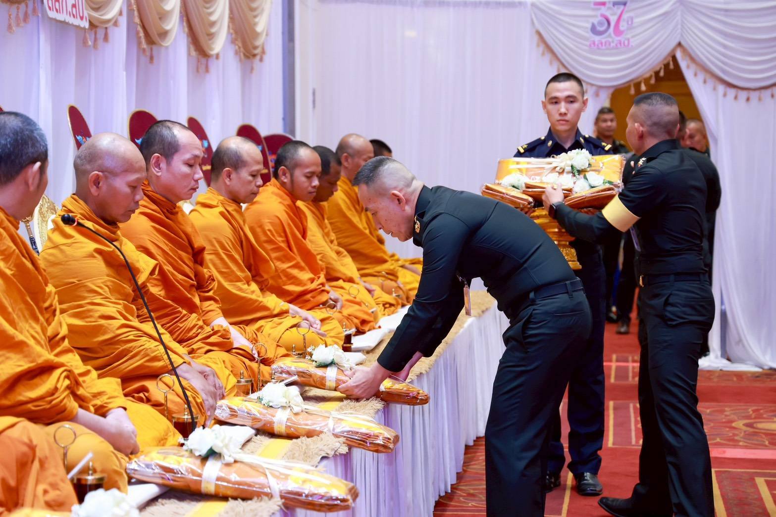 สำนักงานปลัดกระทรวงกลาโหมพร้อมพุทธศาสนิกชนร่วมใจน้อมถวายพระราชกุศล ด้วยสำนึกในพระมหากรุณาธิคุณอย่างหาที่สุดมิได้