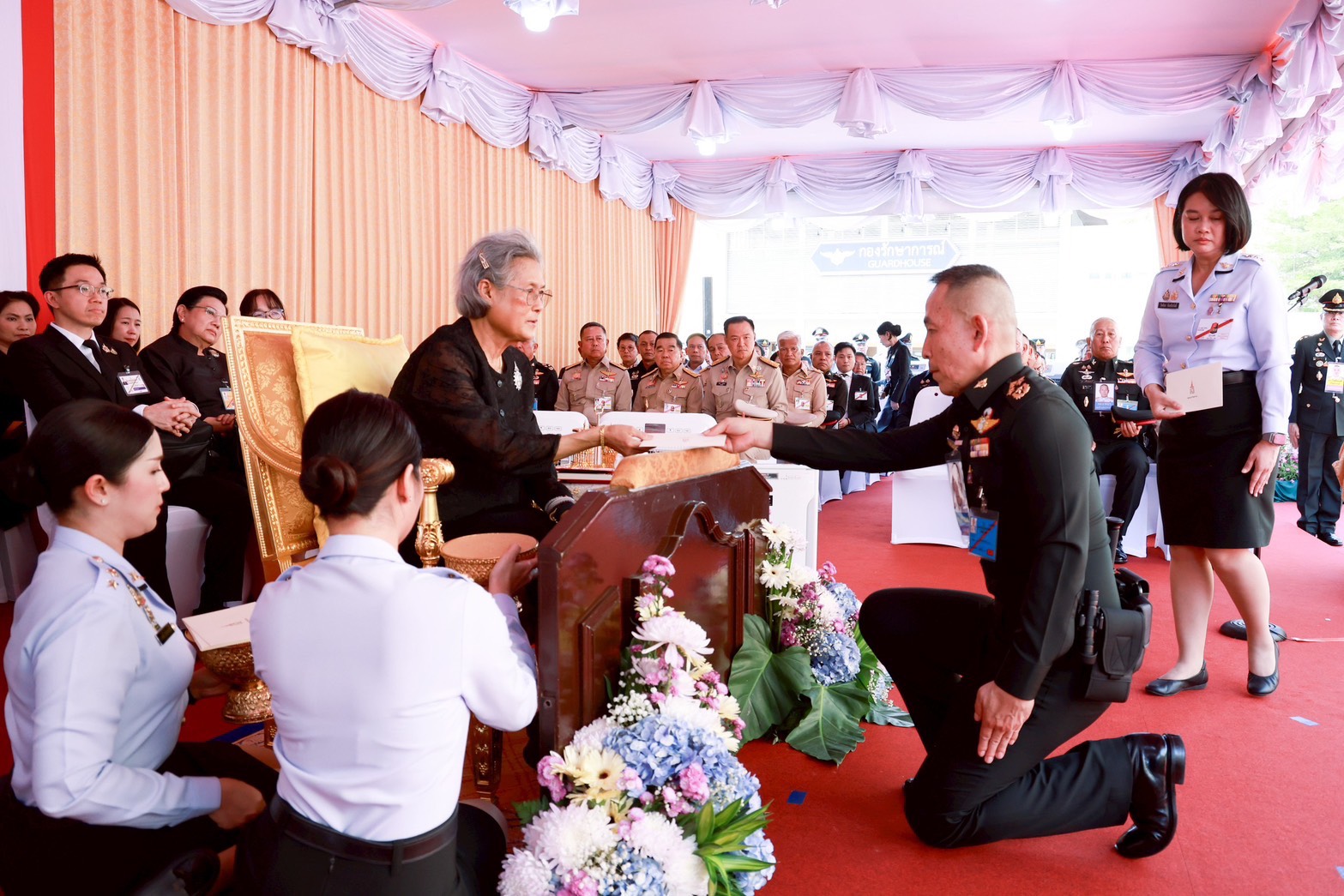 สมเด็จพระกนิษฐาธิราชเจ้า กรมสมเด็จพระเทพรัตนราชสุดา ฯ สยามบรมราชกุมารี เสด็จพระราชดำเนินไปทรงเปิดอนุสรณ์สถานสำนักงานปลัดกระทรวงกลาโหม
