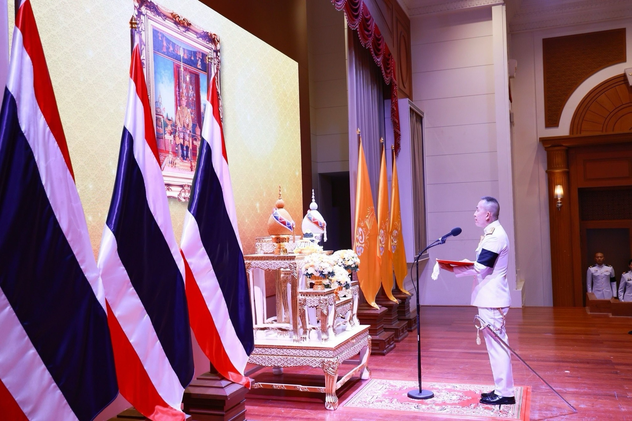 สำนักงานปลัดกระทรวงกลาโหมจัดพิธีลงนามถวายพระพรชัยมงคล วันฉัตรมงคล