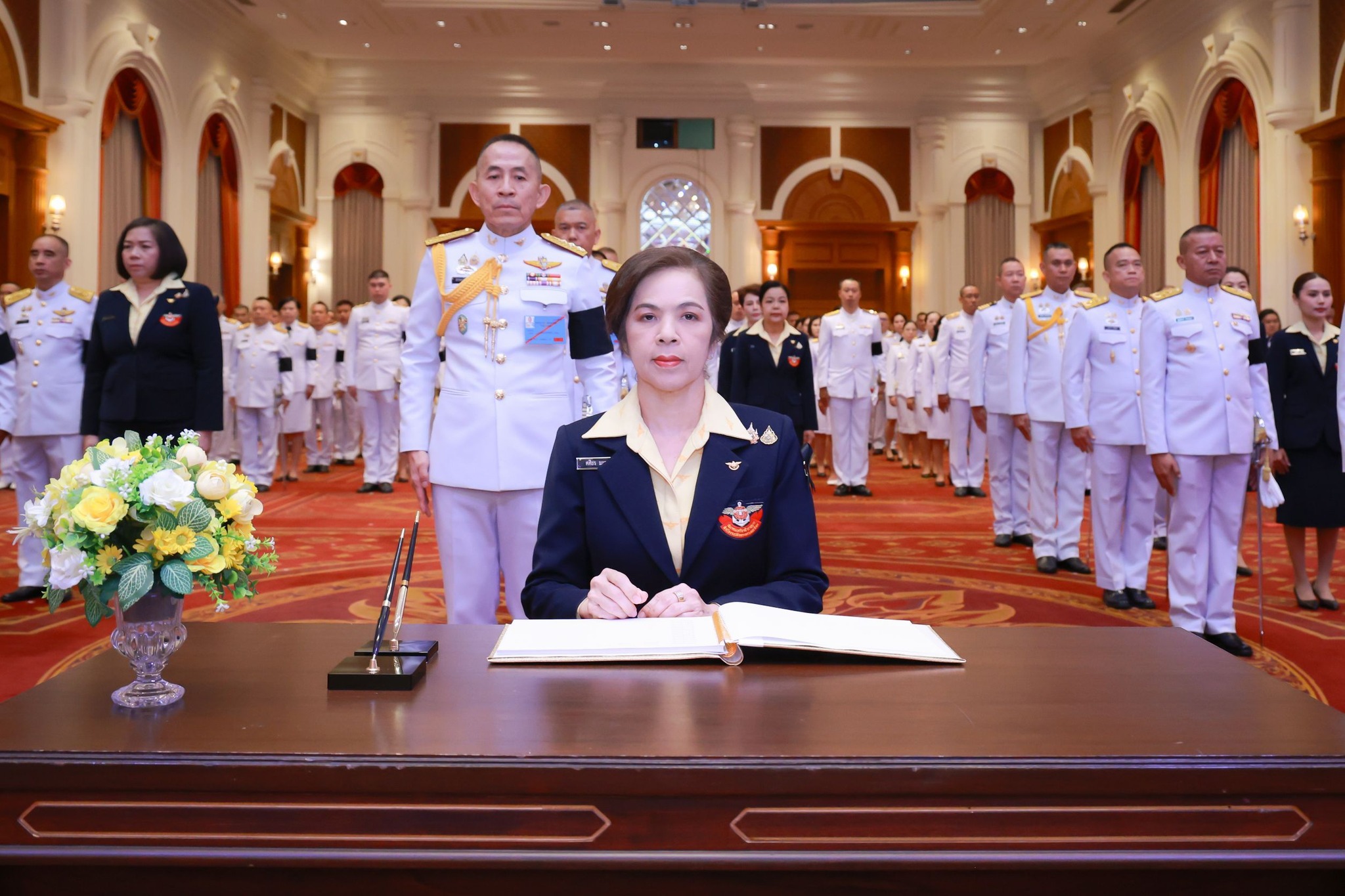 สำนักงานปลัดกระทรวงกลาโหมจัดพิธีลงนามถวายพระพรชัยมงคล วันฉัตรมงคล