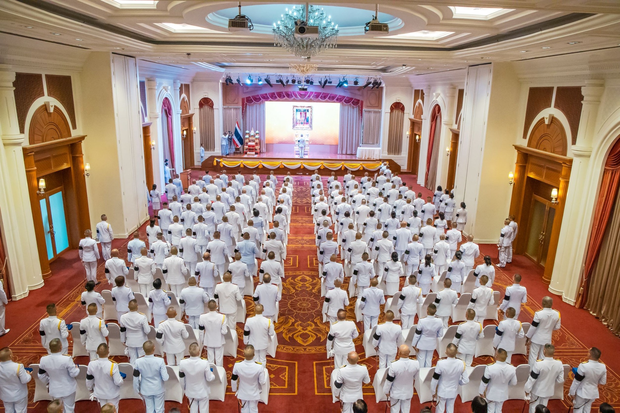 พิธีรับพระราชทานเครื่องราชอิสริยาภรณ์ต่อหน้าพระบรม ฉายาลักษณ์ พระบาทสมเด็จพระเจ้าอยู่หัว ประจำปี ๒๕๖๘