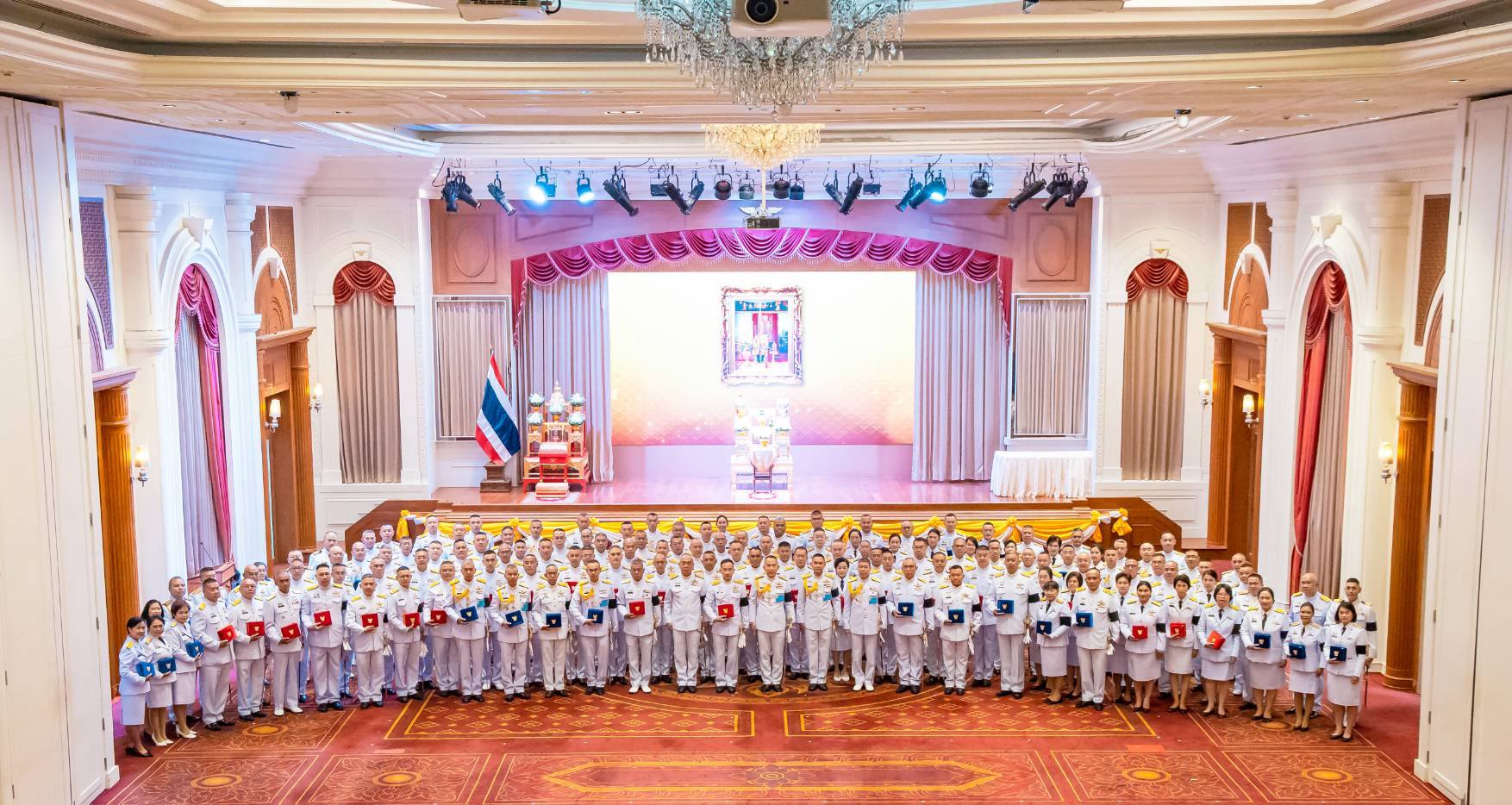 พิธีรับพระราชทานเครื่องราชอิสริยาภรณ์ต่อหน้าพระบรม ฉายาลักษณ์ พระบาทสมเด็จพระเจ้าอยู่หัว ประจำปี ๒๕๖๘