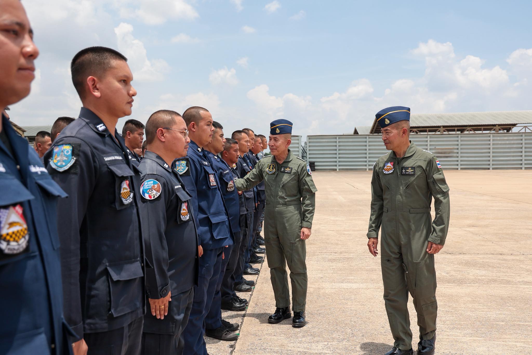 ปลัดกระทรวงกลาโหมตรวจเยี่ยมกองบิน ๑ โคราช ร่วมบินสังเกตการณ์กับ F-16BM