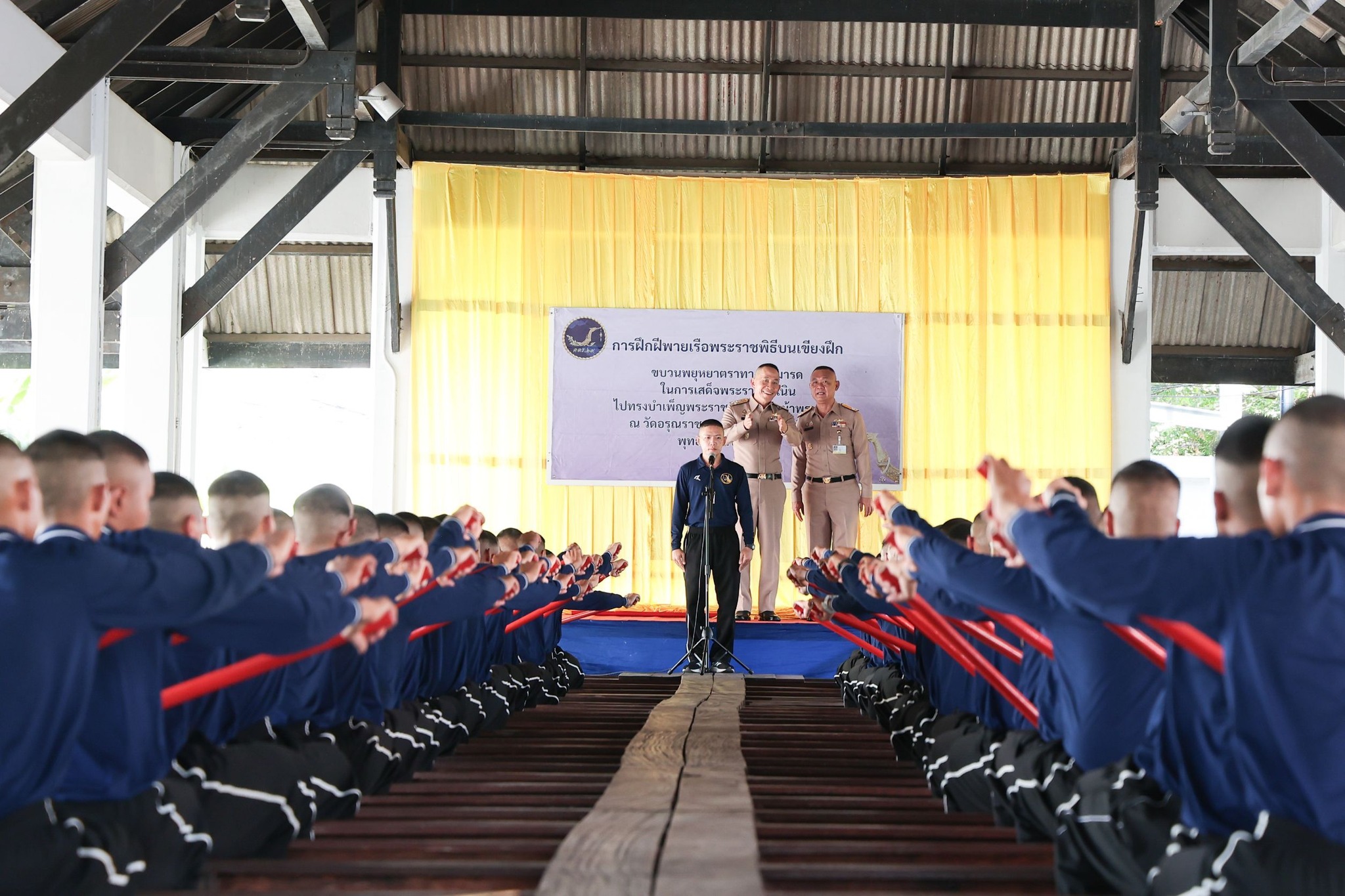 ปลัดกระทรวงกลาโหม ตรวจเยี่ยมความก้าวหน้าการเตรียมความพร้อมการจัดขบวนพยุหยาตราทางชลมารค