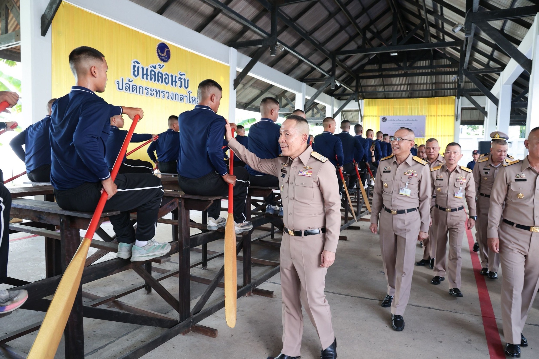 ปลัดกระทรวงกลาโหม ตรวจเยี่ยมความก้าวหน้าการเตรียมความพร้อมการจัดขบวนพยุหยาตราทางชลมารค