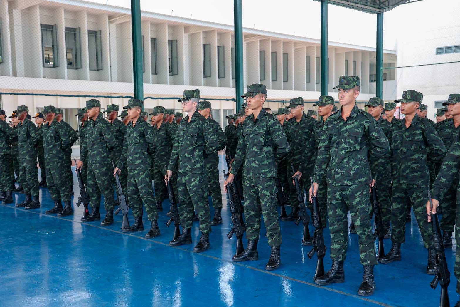 ปลัดกระทรวงกลาโหมตรวจเยี่ยมหน่วยฝึกทหารใหม่