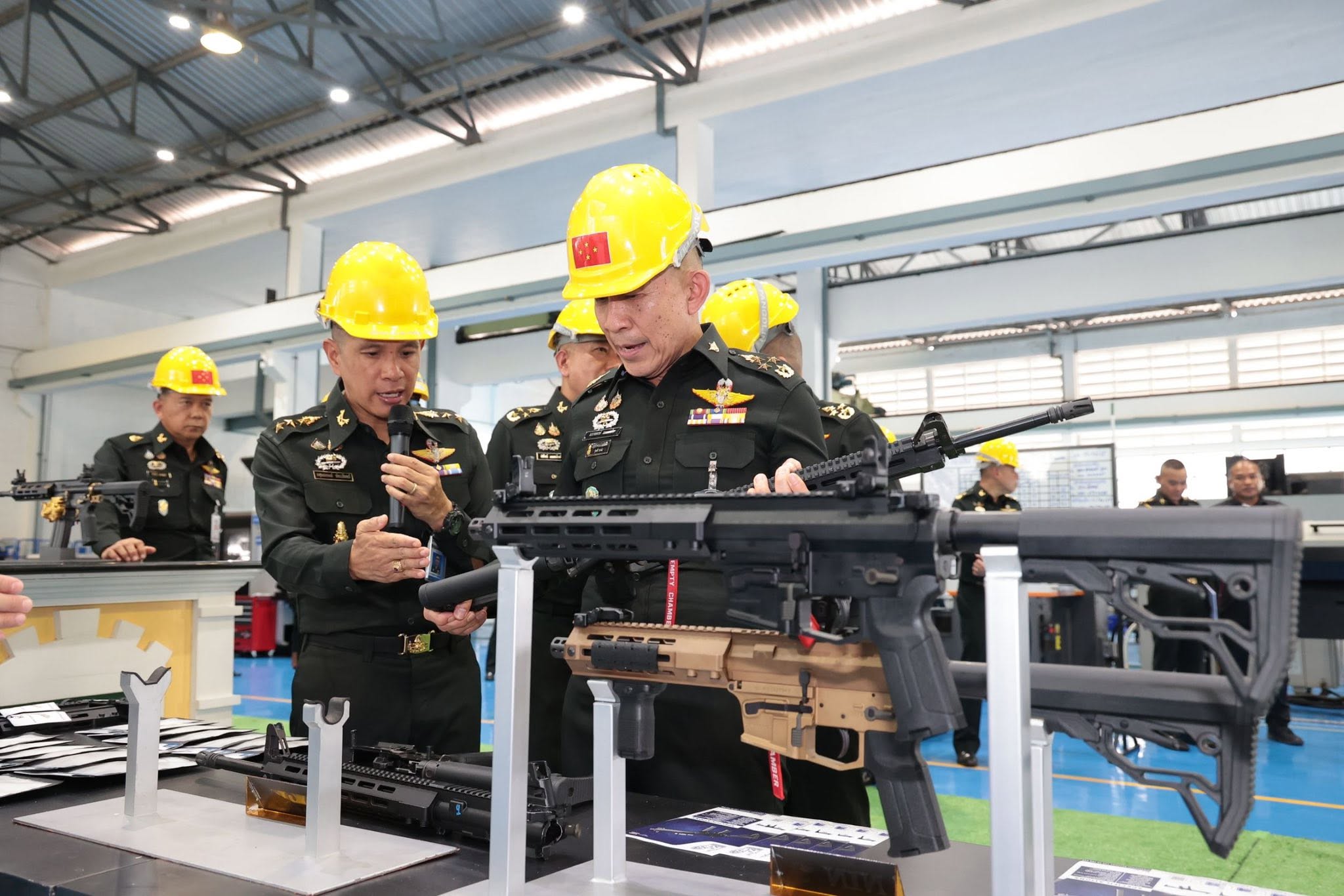 ปลัดกระทรวงกลาโหมตรวจเยี่ยมศูนย์อำนวยการสร้างอาวุธ