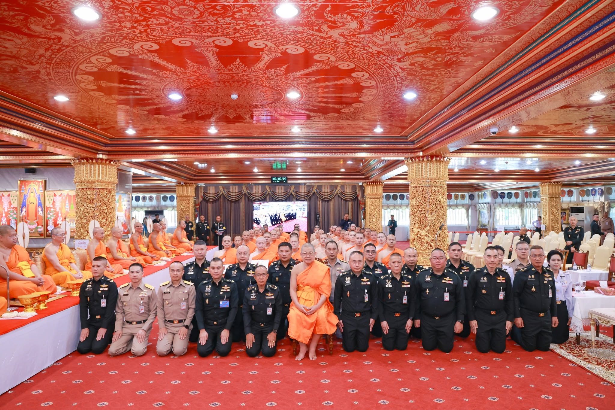 สำนักงานปลัดกระทรวงกลาโหม จัดพิธีลาสิกขาโครงการอุปสมบทหมู่ถวายเป็นพระราชกุศลแด่สมเด็จพระนางเจ้าฯ พระบรมราชินี