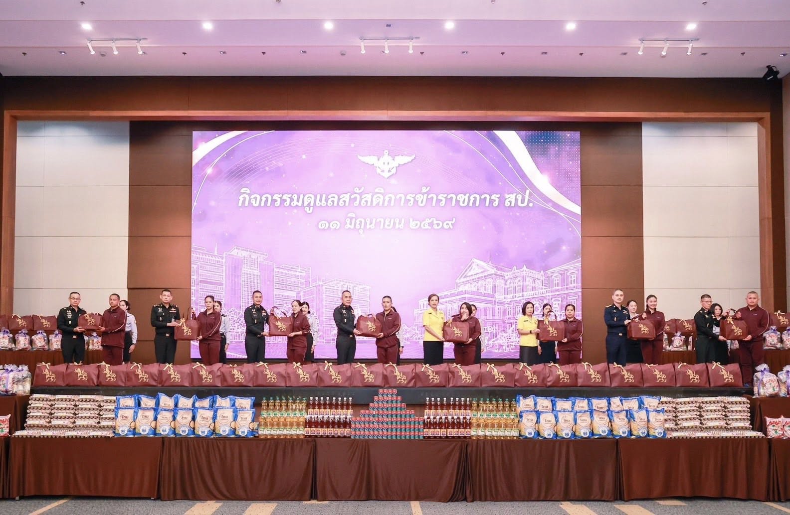 จากความห่วงใยสู่การช่วยเหลืออย่างเป็นรูปธรรม ปลัดกระทรวงกลาโหมเดินหน้าต่อเนื่องดูแลสวัสดิการกำลังพลทุกกลุ่ม