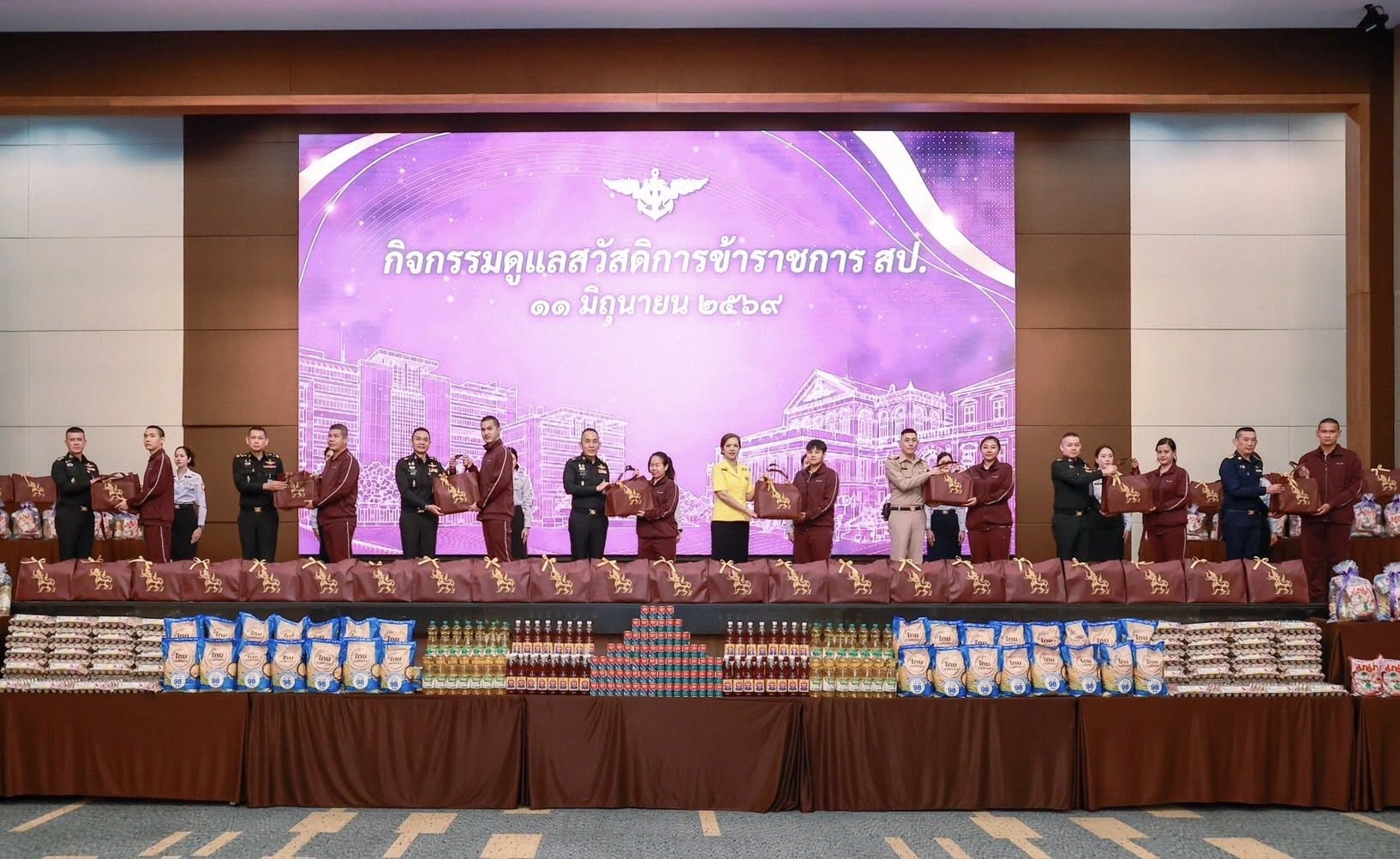 จากความห่วงใยสู่การช่วยเหลืออย่างเป็นรูปธรรม ปลัดกระทรวงกลาโหมเดินหน้าต่อเนื่องดูแลสวัสดิการกำลังพลทุกกลุ่ม
