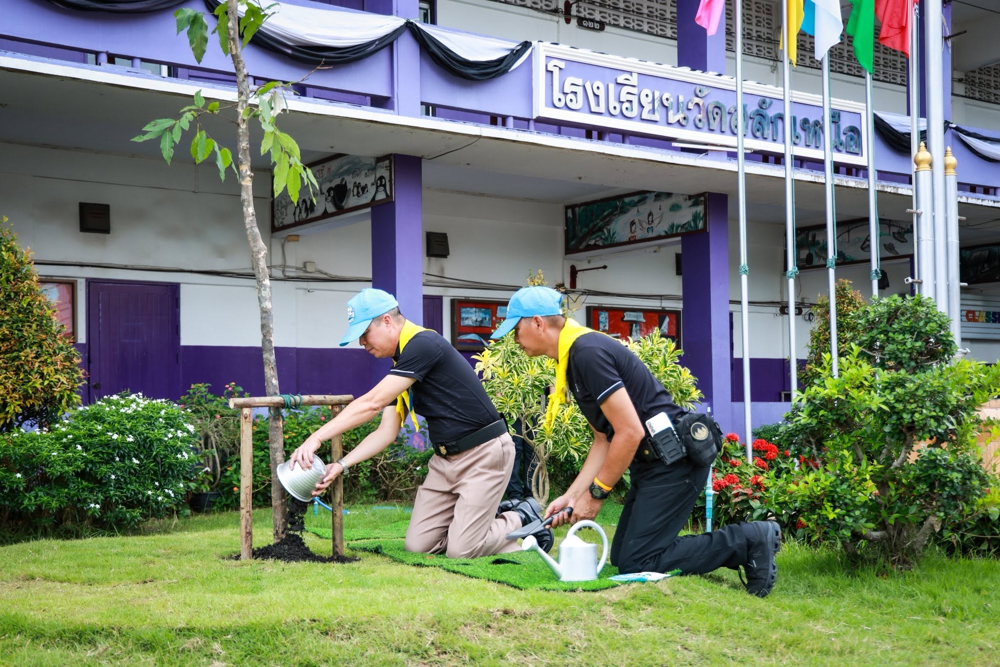 สำนักงานปลัดกระทรวงกลาโหมน้อมนำพระราชปณิธานสู่การปฏิบัติ จัดกิจกรรมจิตอาสาพัฒนาโรงเรียนและชุมชน ถวายเป็นพระราชกุศลแด่สมเด็จพระนางเจ้า ฯ พระบรมราชินี