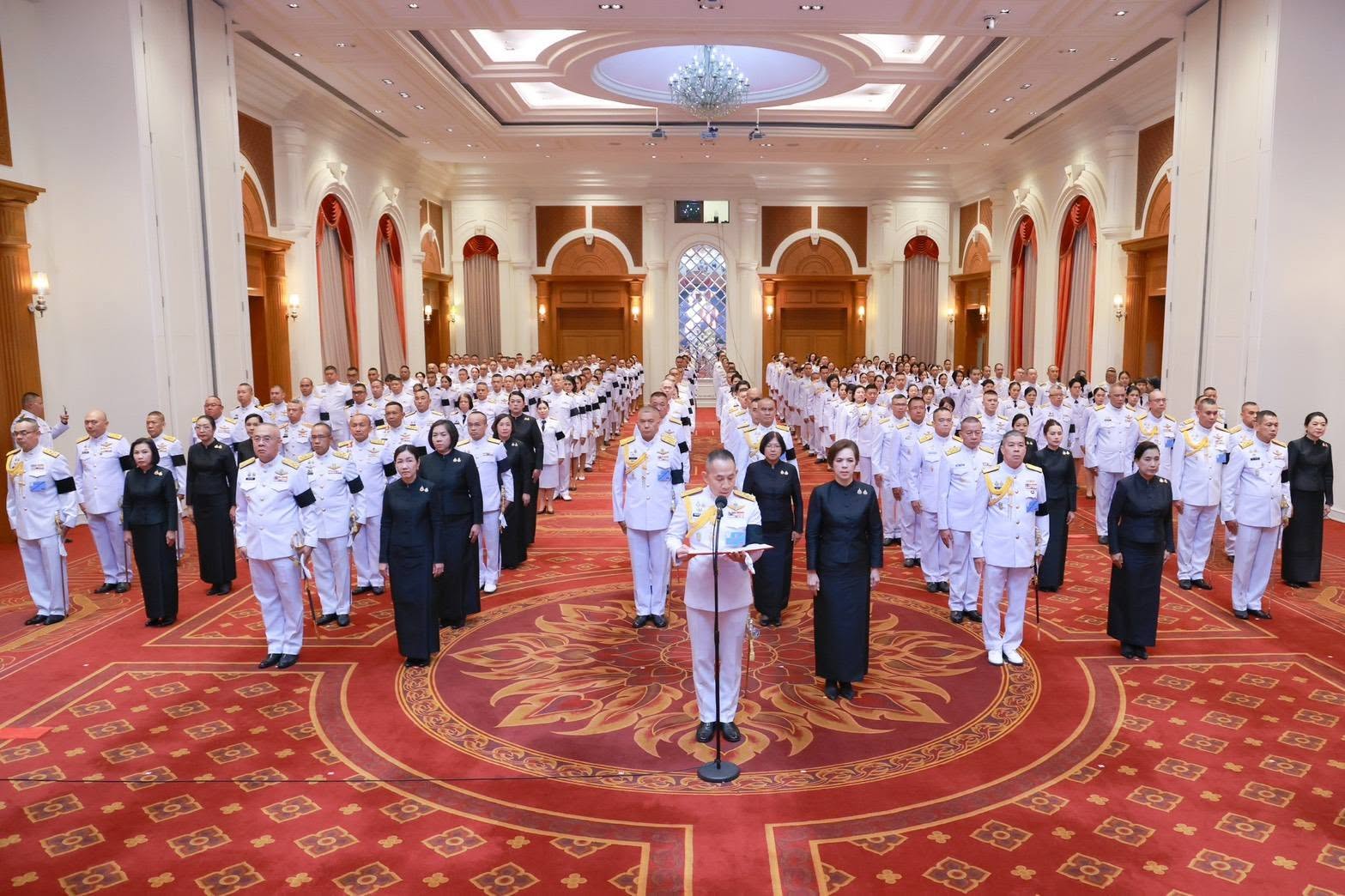 สำนักงานปลัดกระทรวงกลาโหม จัดพิธีลงนามถวายอาลัย น้อมรำลึกในพระกรุณาธิคุณอันหาที่สุดมิได้