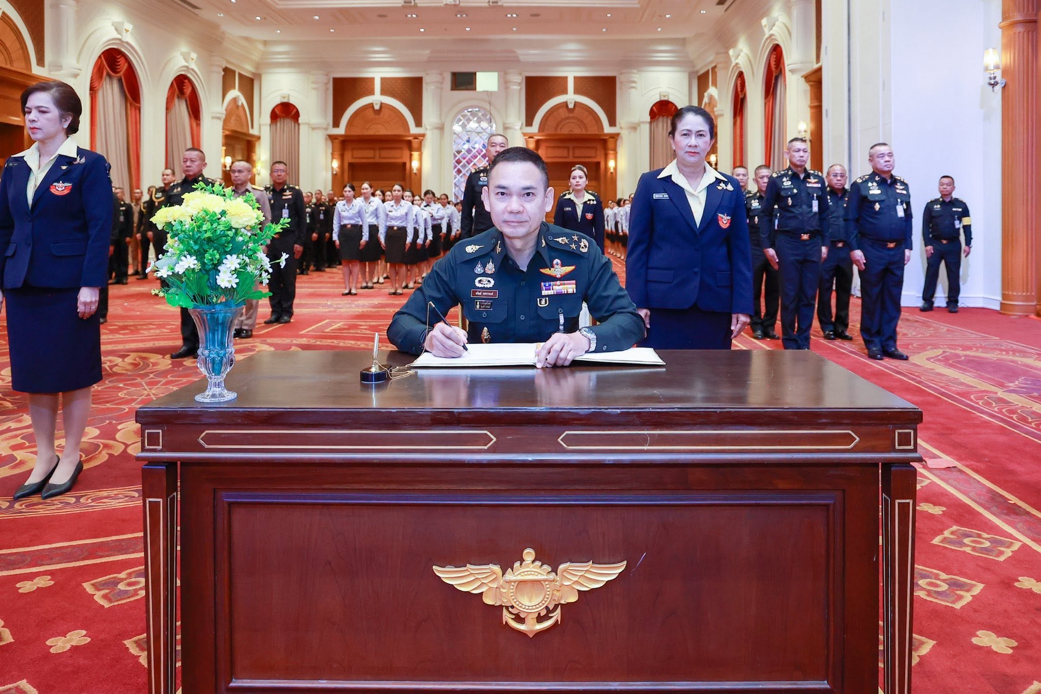 สำนักงานปลัดกระทรวงกลาโหม จัดพิธีลงนามถวายพระพร สมเด็จพระอริยวงศาคตญาณ สมเด็จพระสังฆราช สกลมหาสังฆปริณายก ครบ​ ๙๙ พรรษา​