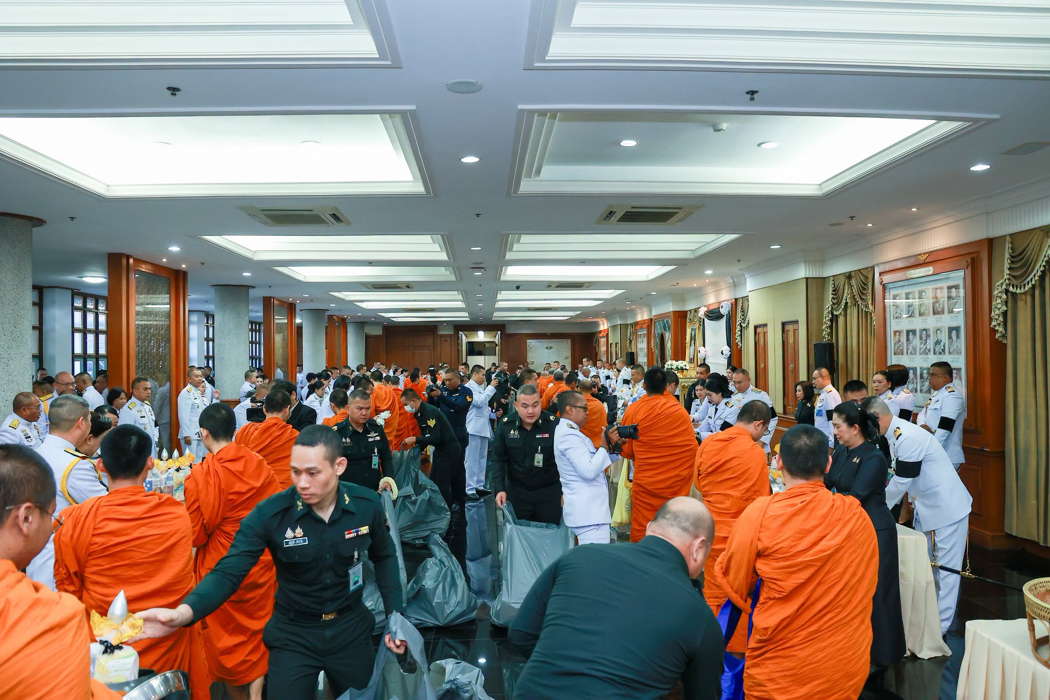 พิธีบำเพ็ญพระราชกุศลปัณรสมวาร ครบ ๑๕ วัน เพื่อถวายเป็นพระราชกุศลและน้อมรำลึกในพระกรุณาธิคุณ